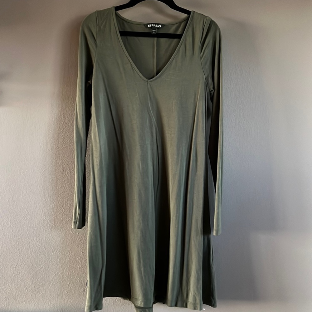 Express Long sleeve light weight dress size S